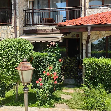 Apartman влас комплекс амфора , студио 704 *